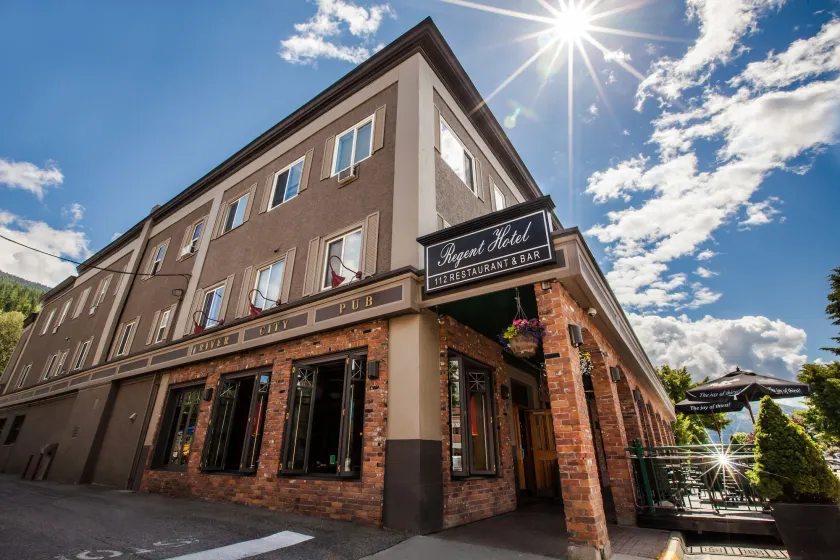 Regent Hotel Revelstoke - Image 1