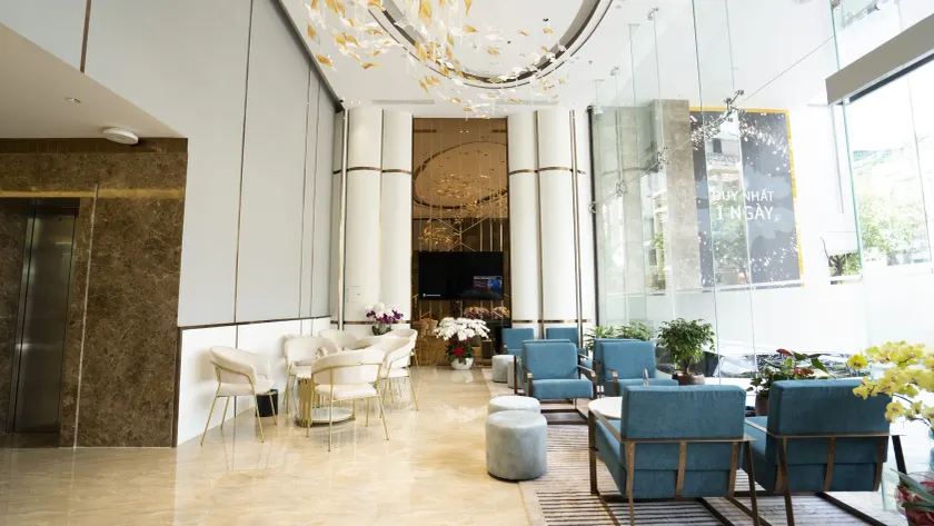 Celine Living - Central - Image 1
