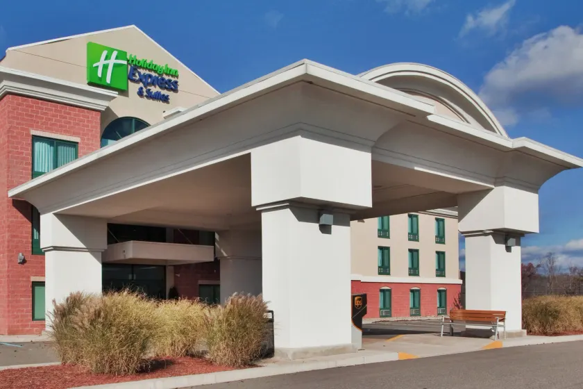 Holiday Inn Express Hotel & Suites Drums-Hazelton by IHG - Image 1