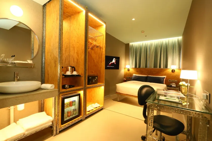 IND Hotel - Image 1