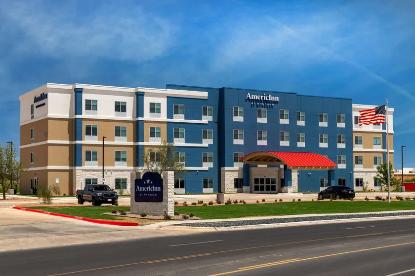 AmericInn by Wyndham San Angelo - Image 1