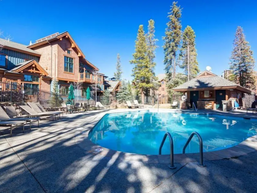 Luxury 1 Bedroom Mountain Vacation Rental In Breckenridge With Access To A Hot Tub And Heated Garage Parking - Udendørsområde