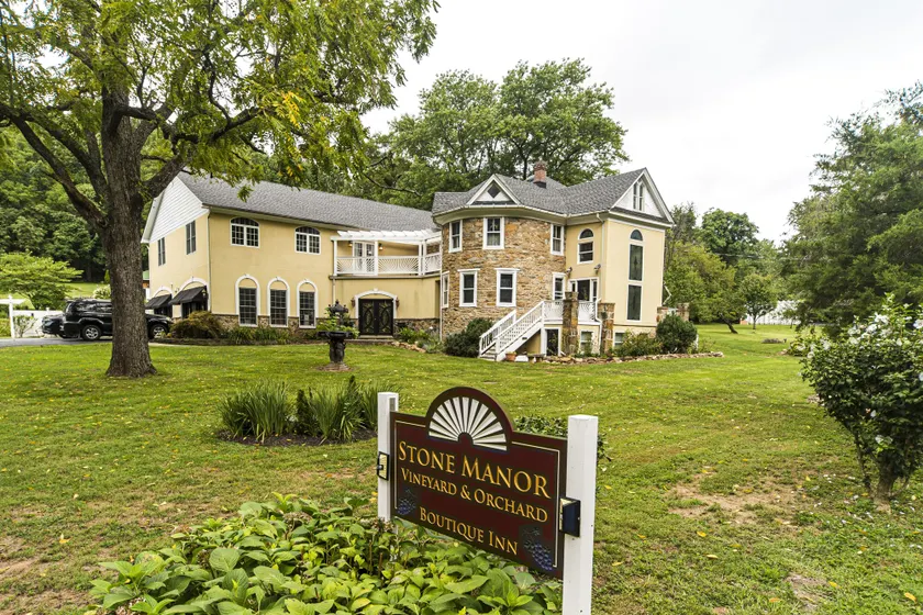 Stone Manor Boutique Inn - Image 1