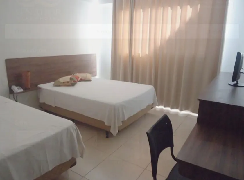 Senador Plaza Hotel - Image 1