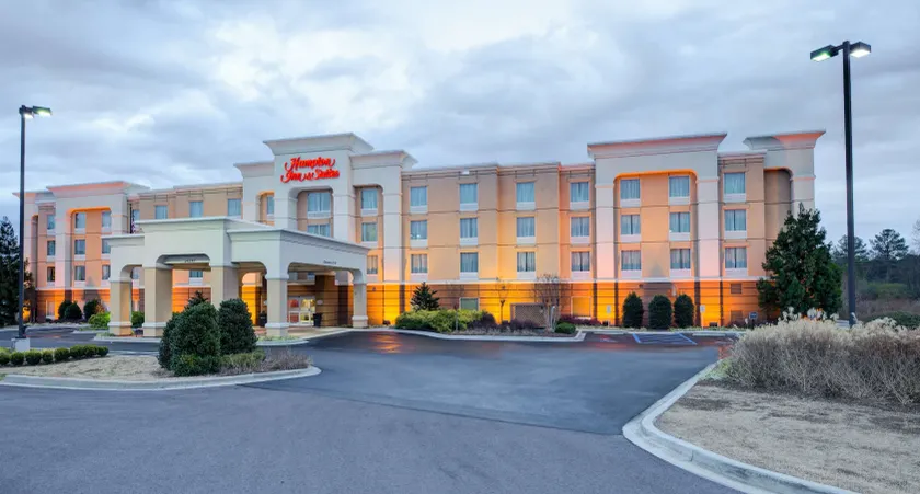 Hampton Inn Suites Scottsboro - Image 1