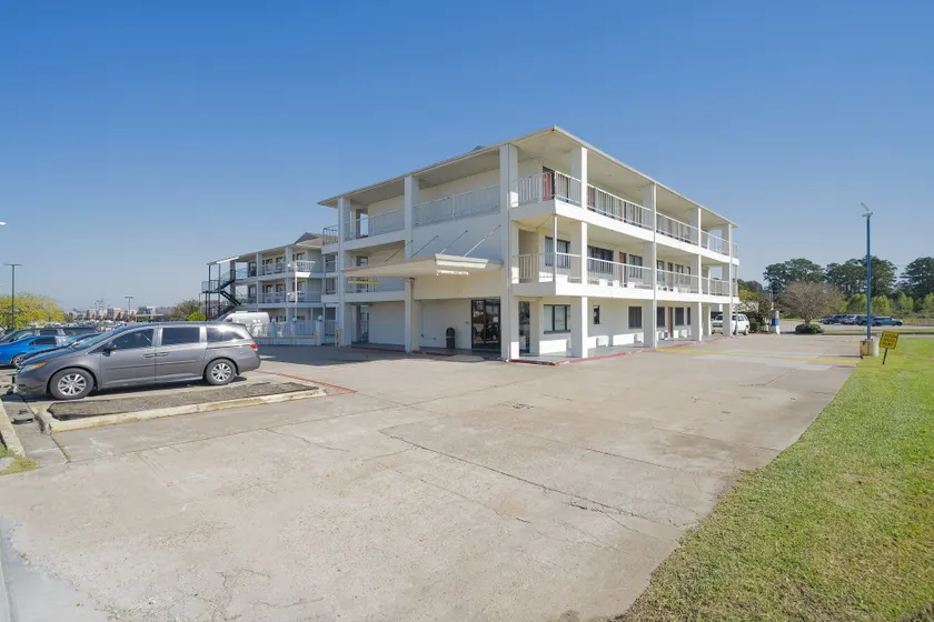 Americas Best Value Inn & Suites Humble - Image 1