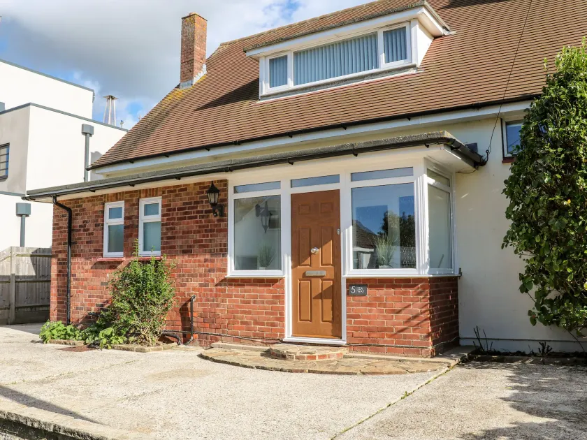 5 Sea Way - Image 1