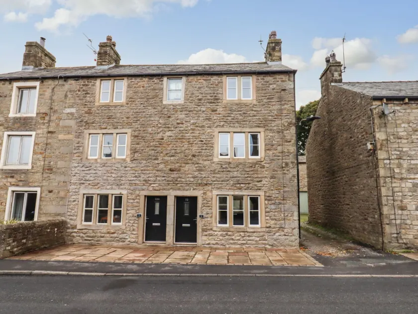 1 Grosvenor Farm Cottages - Image 1