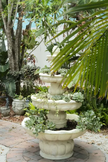 Inn Shepard's Park  - Image 1