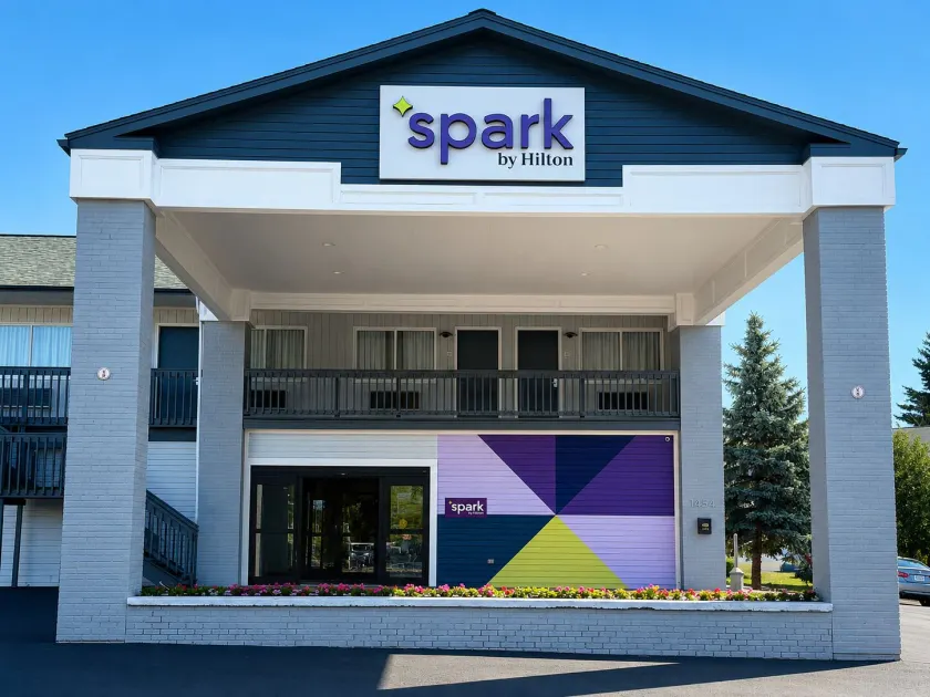 Spark by Hilton Lake George Outlets - Image 1