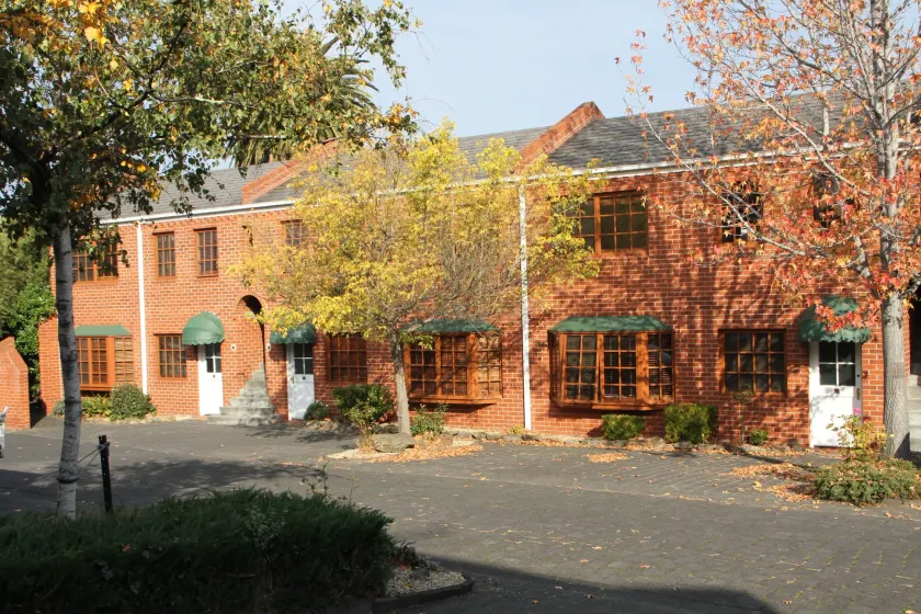Bay Hotel Apartments - Image 1