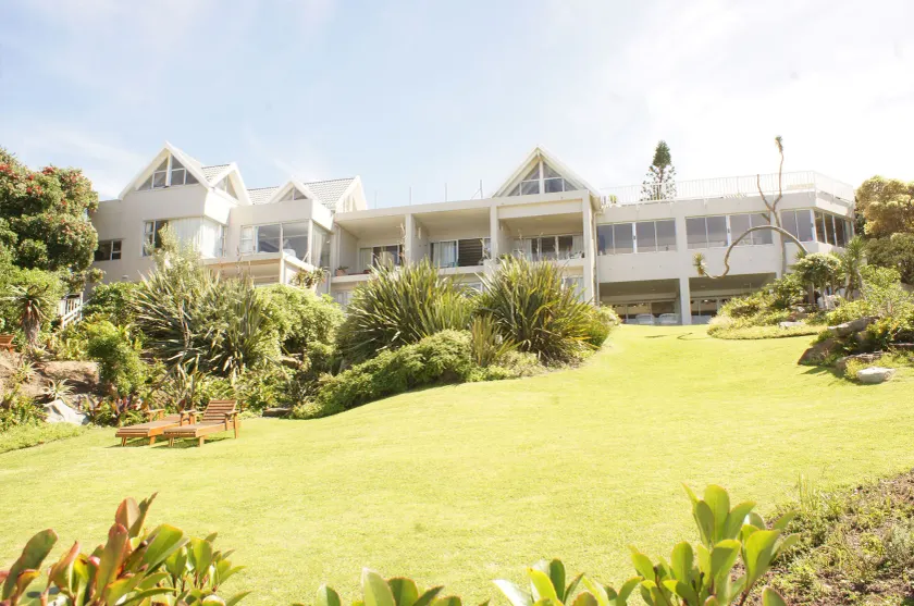 The Pink Lodge on The Beach - Image 1