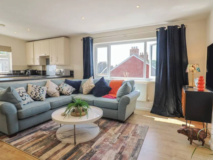 2 Mill Green Court - Image 1