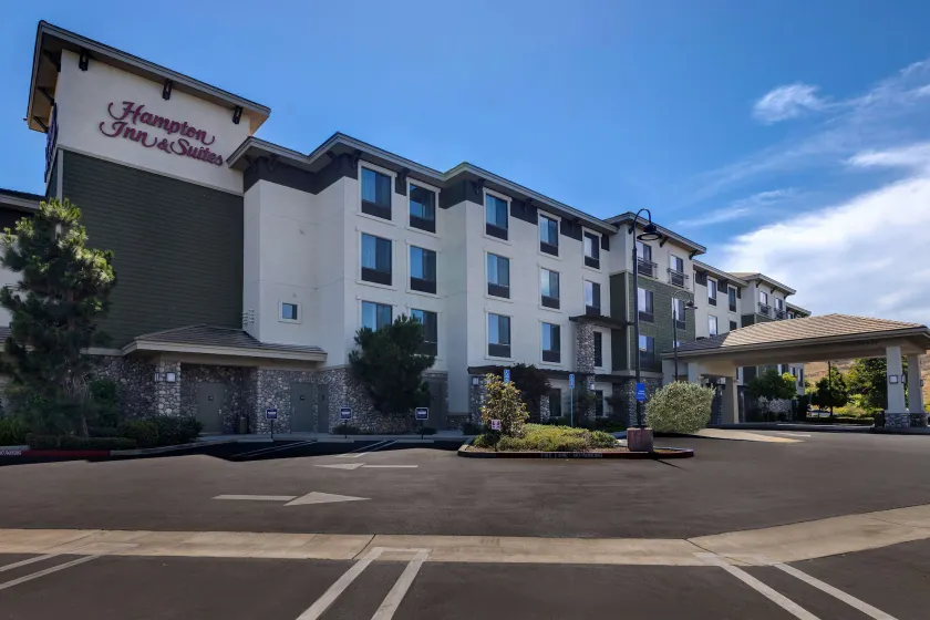 Hampton Inn & Suites San Luis Obispo - Image 1