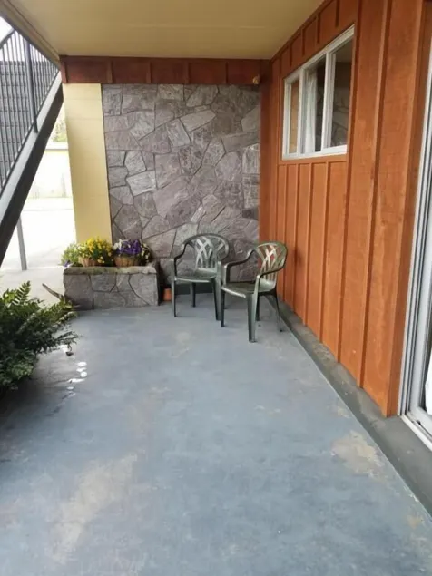Alpine View Motel - Image 1
