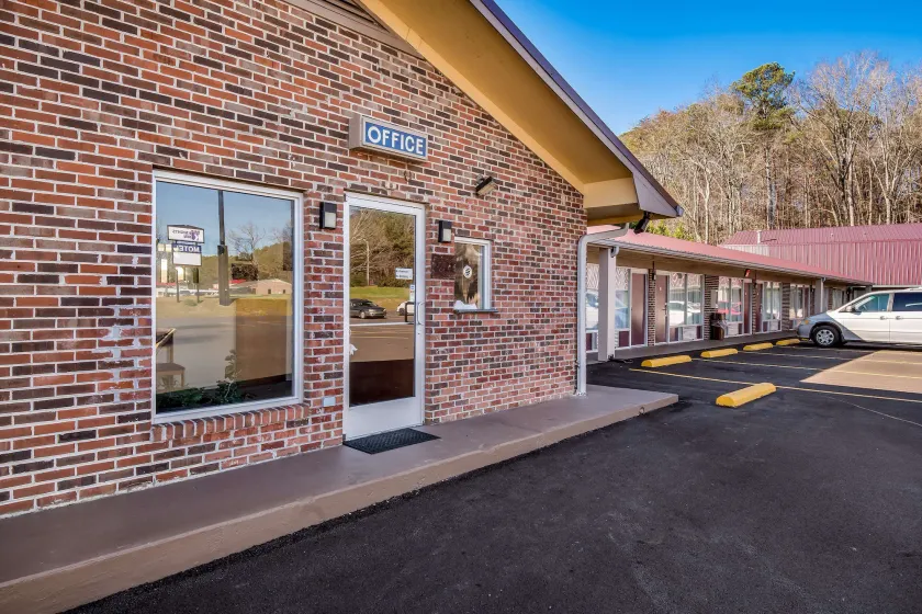 Knights Inn Cleveland, TN - Image 1