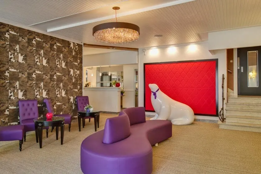 Hôtel Catalpa - Coin salon dans le hall
