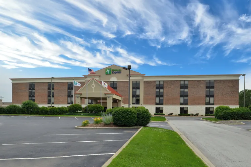 Holiday Inn Express Crestwood by IHG - Image 1