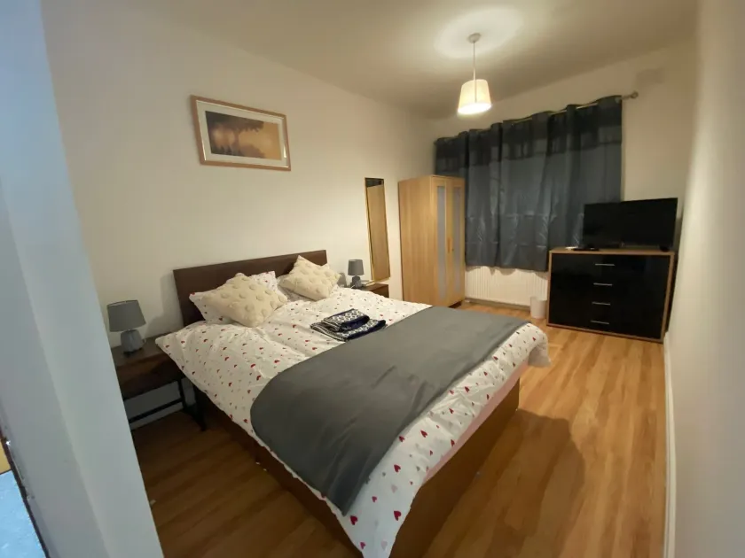 Stunning 4bedrooms Flat - Image 1