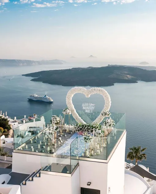 Chic Hotel Santorini - Image 1