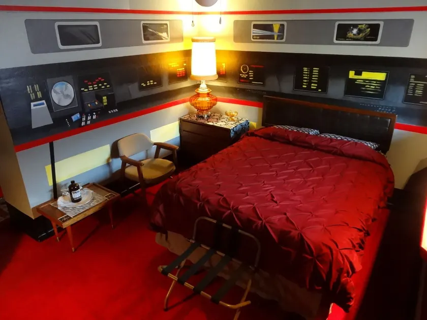 The Star Trek - USS Enterprise Room at the Itty Bitty Inn - Image 1