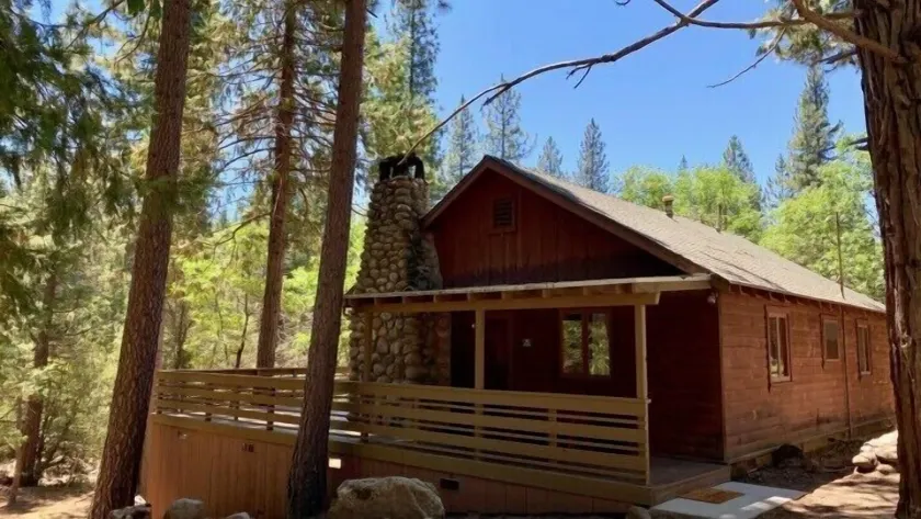 Yosemite Scenic Wonders Along the River - Image 1