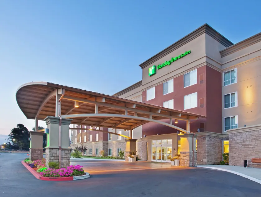 Holiday Inn & Suites Oakland - Airport by IHG - Image 1