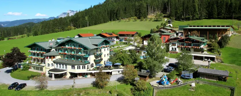 Wohlfühlresort und Feriengut Martinerhof - Image 1