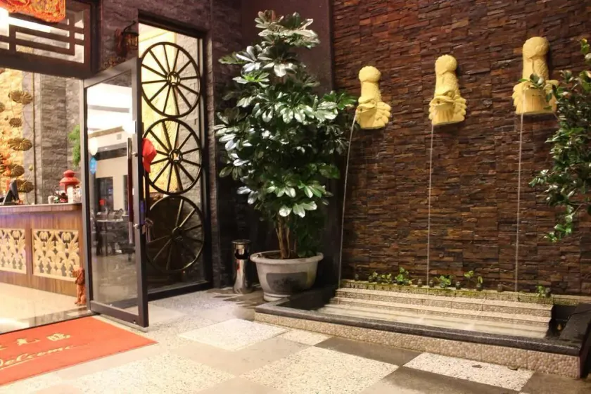 Lu Fang View - Image 1