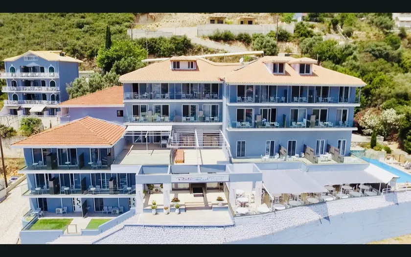 Ponti Beach Hotel - Image 1
