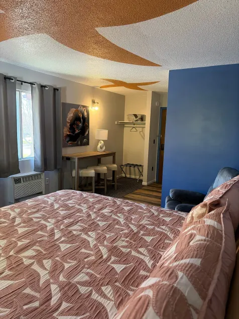 adoba® inn & suites - Image 1