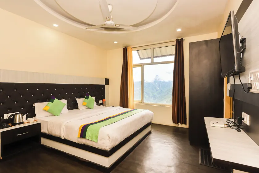 Hotel Naddi Heights - Image 1