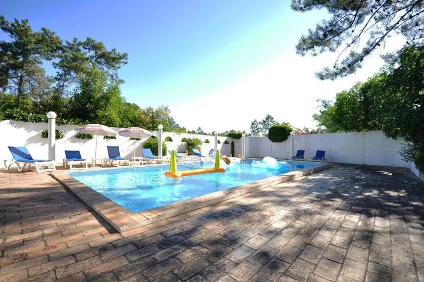 Fantástico refúgio de férias, piscina, campo de ténis e golf 3 buracos privado - Image 1