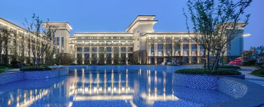 Alcadia Hotel - Image 1