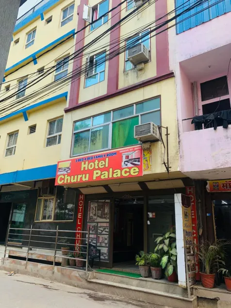 Hotel Churu Palace - Image 1