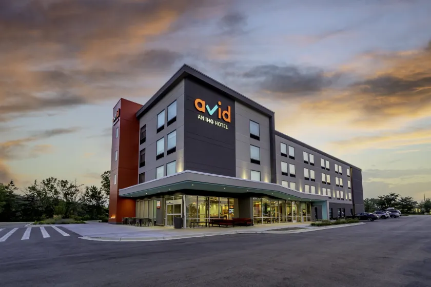 avid hotels Milwaukee West - Waukesha by IHG - Image 1