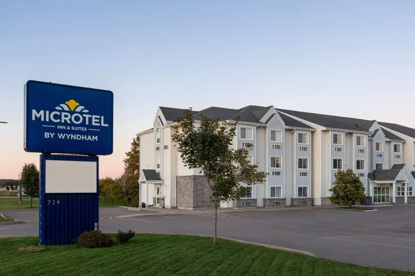 Microtel Inn & Suites Sault Ste. Marie - Image 1