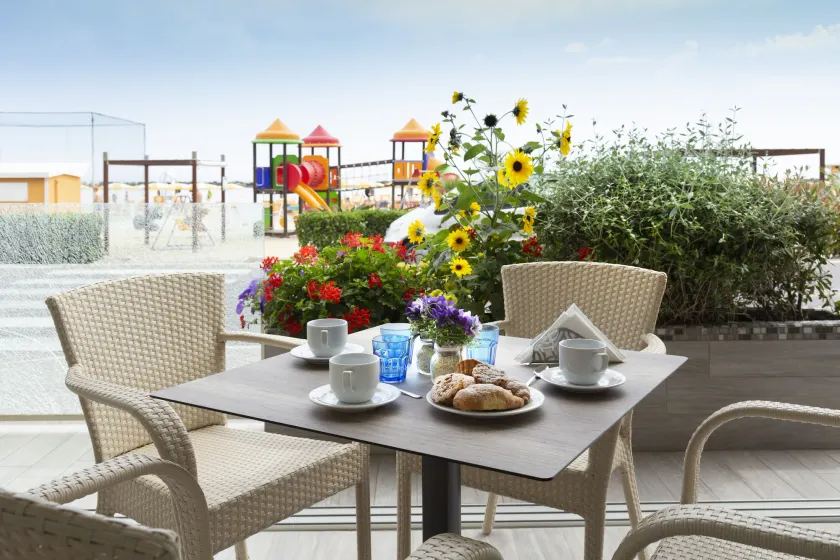 Hotel Riviera - Image 1