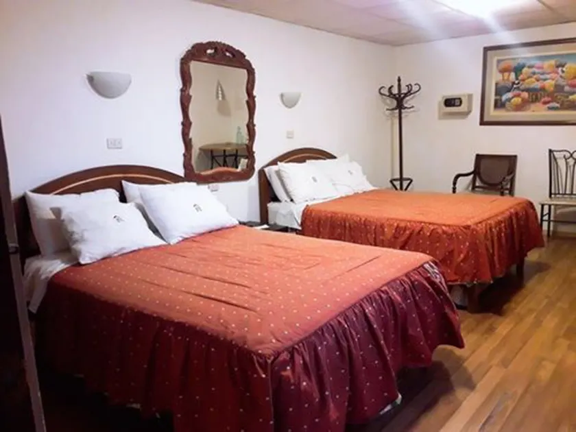 Hostal Santa Apolonia - Image 1
