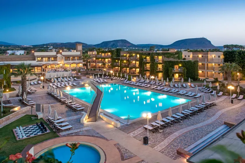 Bella Beach Hotel - Image 1