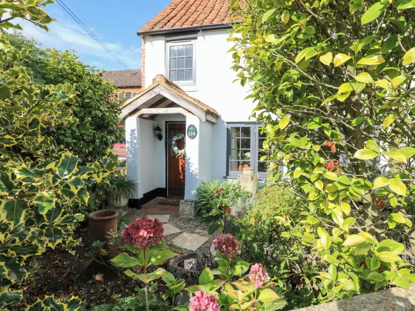 Hollyhedge Cottage - Image 1