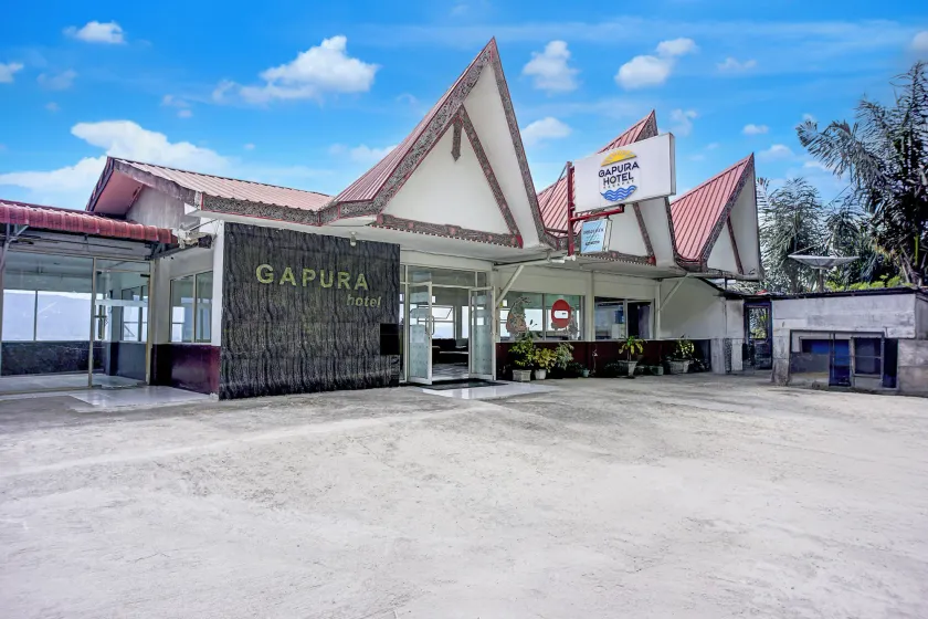 Collection O Gapura Hotel Near Parapat Penatapan Danau Toba - Image 1