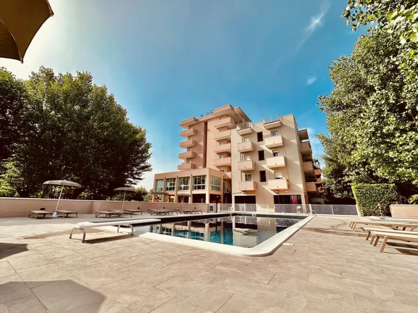Hotel St Gregory Park by OasiGroup Hotels - Image 1