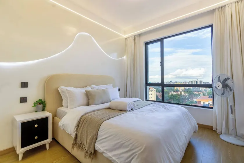 City 1Bed, Junction Mall Top Views Heated-Pool GYM - Image 1