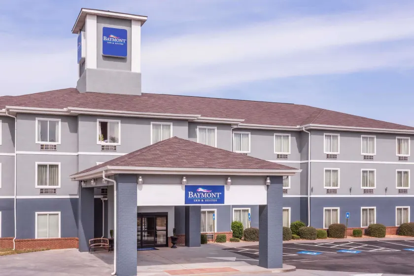Baymont by Wyndham Cartersville - Image 1
