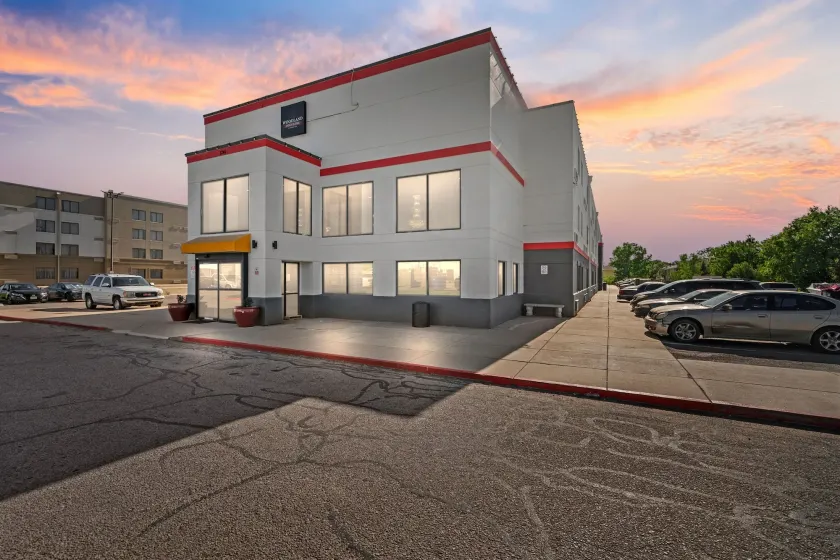 Woodland Inn and Suites Extended Stay - Image 1