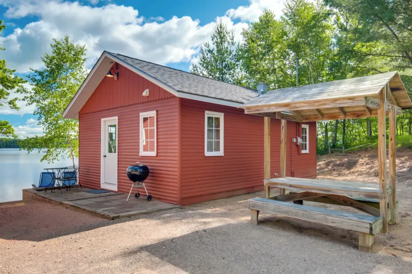 Private Dock & Rowboat! Cabin on Bearskin Lake - Image 1