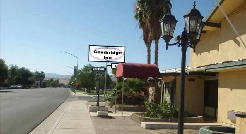 Cambridge Inn Motor Lodge - Image 1