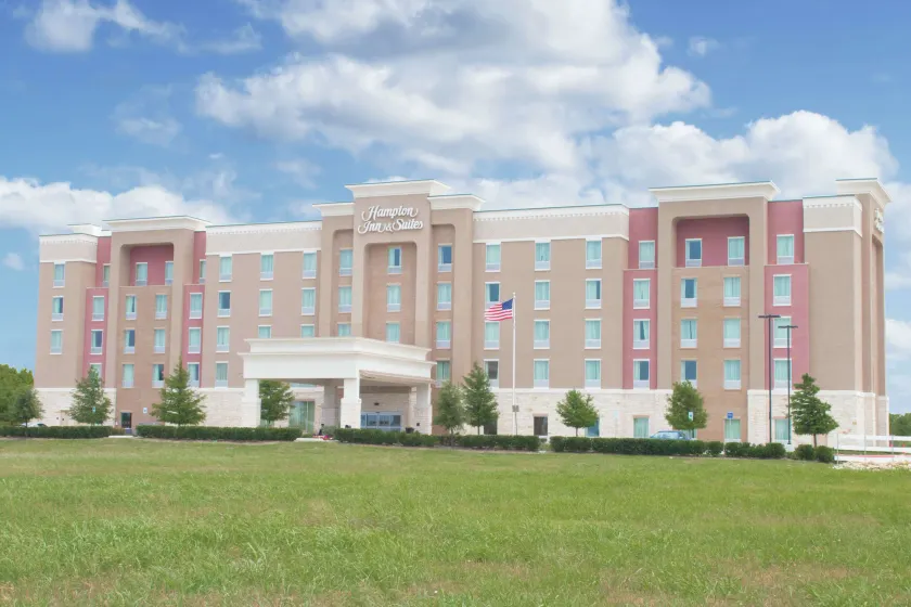 Hampton Inn & Suites Dallas/Frisco North-FieldhouseUSA - Image 1
