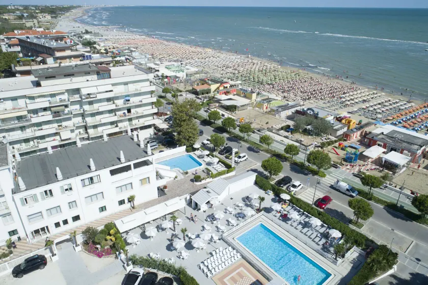 Hotel Promenade Universale - Image 1